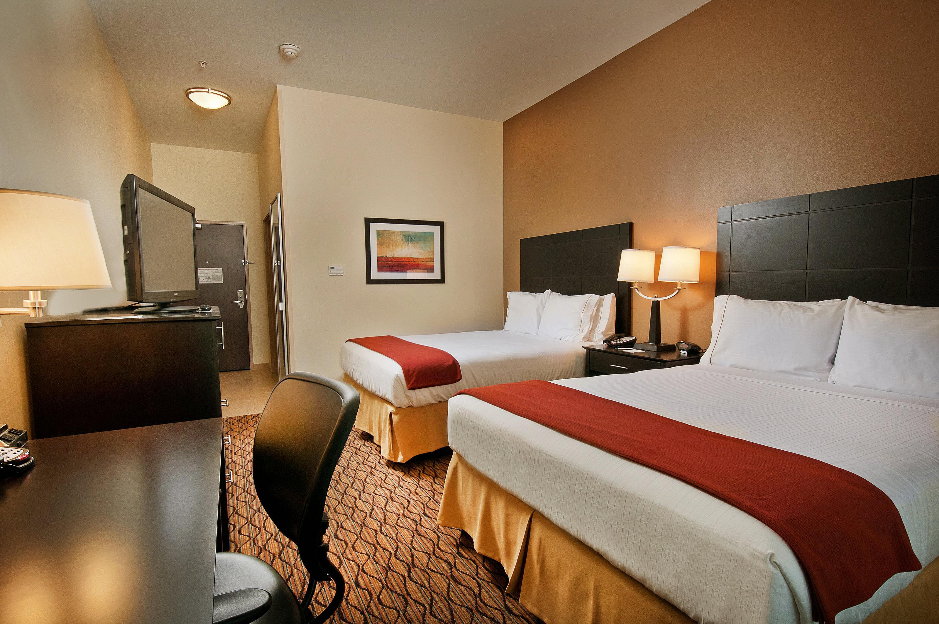 Holiday Inn Express Hotel And Suites Pearsall By Ihg Экстерьер фото