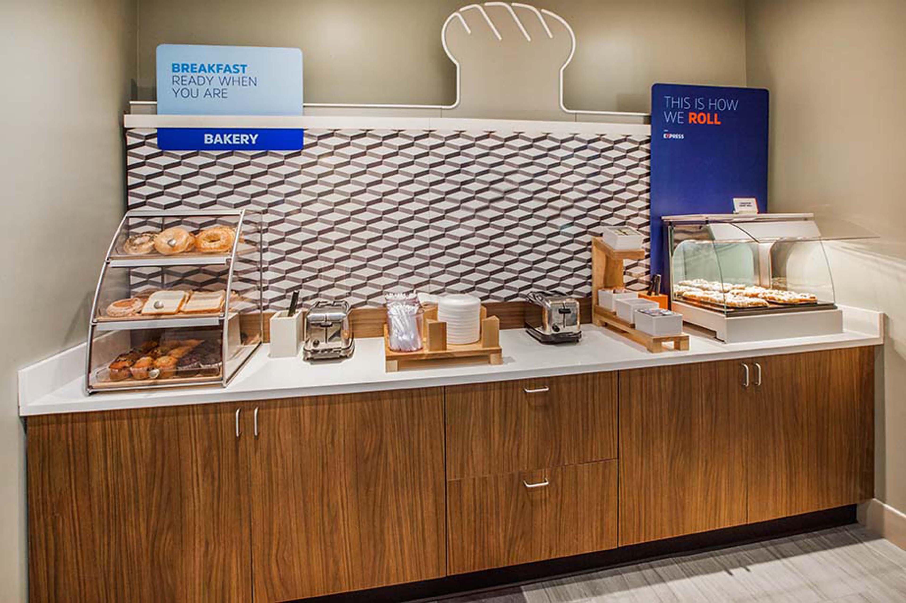 Holiday Inn Express Hotel And Suites Pearsall By Ihg Экстерьер фото